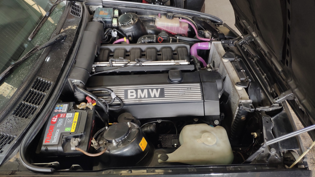 BMW 318i e30 post m52b28