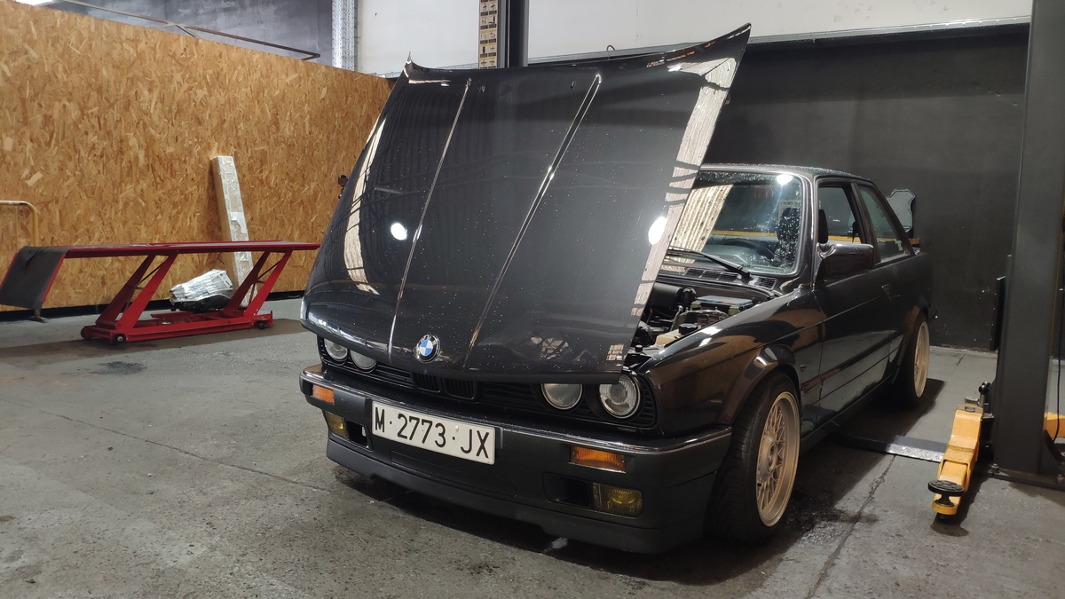 BMW 318i e30 post m52b28