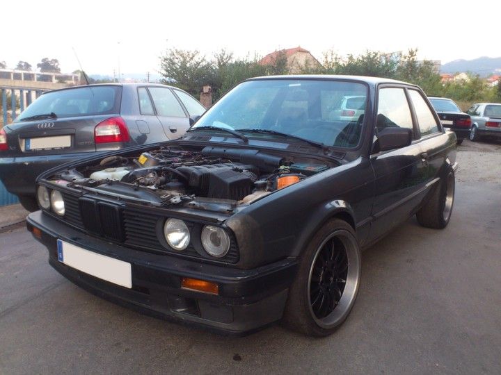 BMW E30 328i