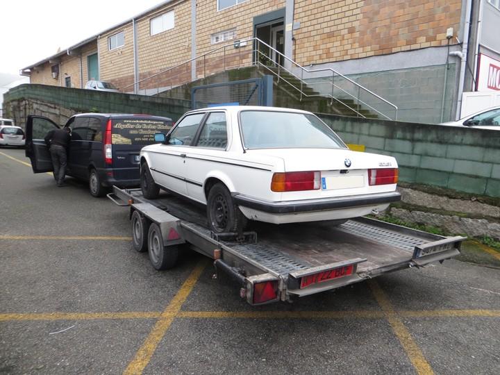 BMW E30 318i pre M10