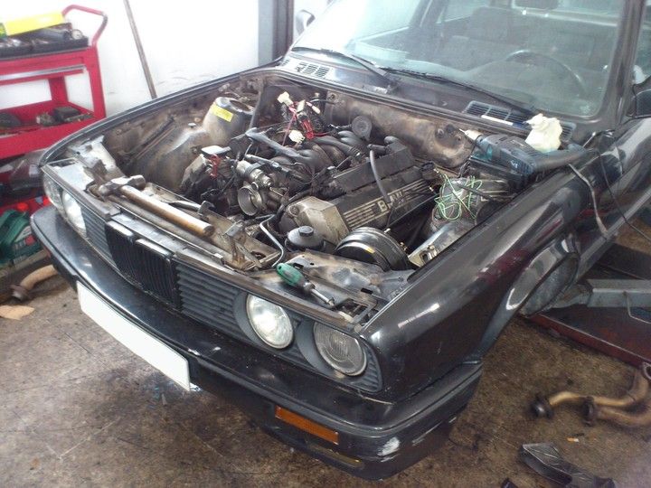 E30 V8 servofreno