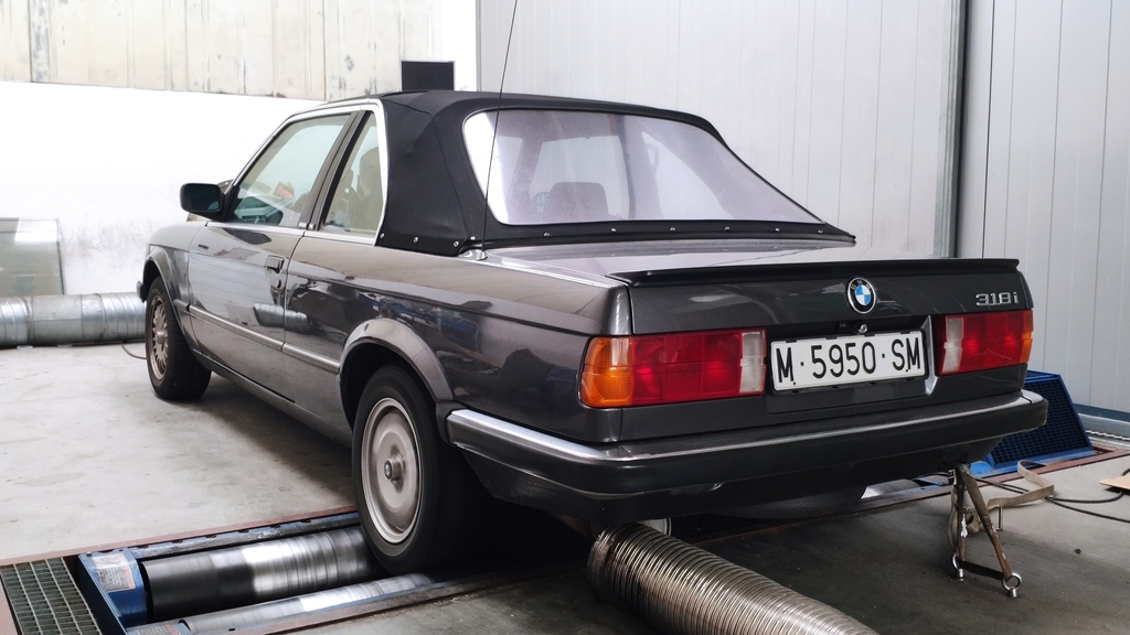 BMW E30 baur TC2 swap M52 328i