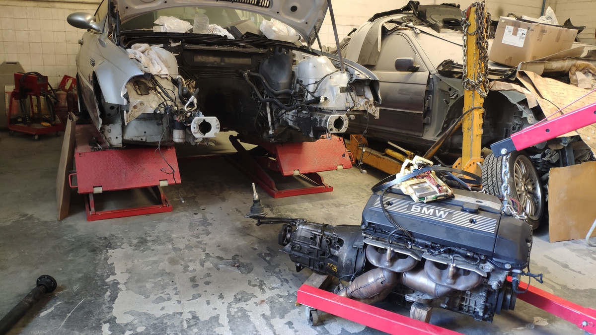 BMW E36 swap M54B30