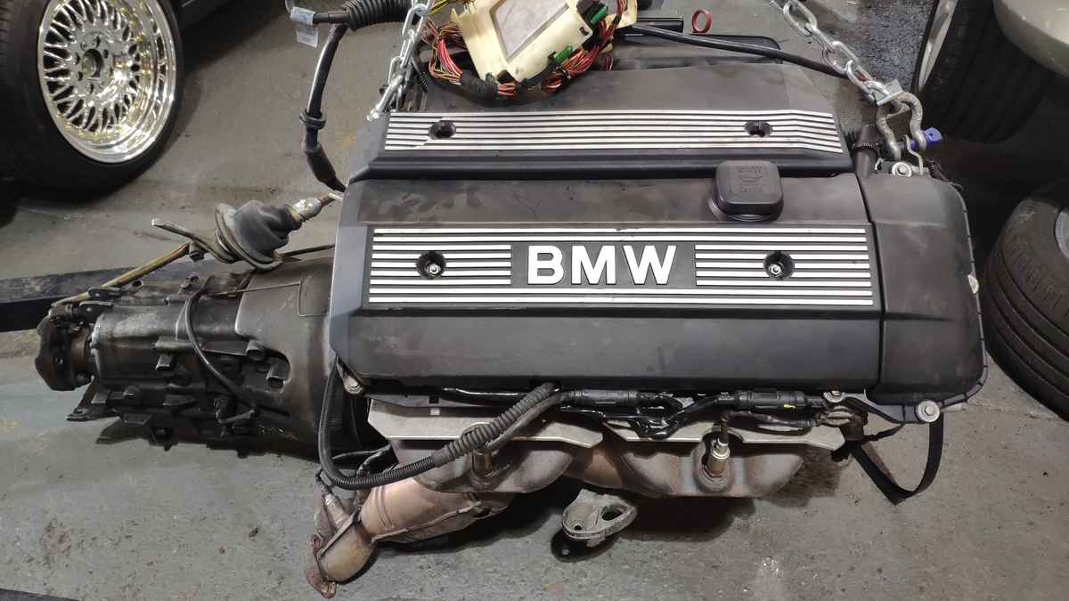 BMW E36 swap M54B30