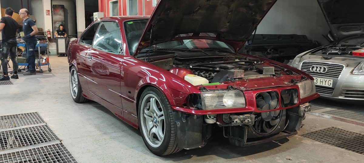 BMW E36 swap M54B30