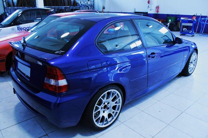 BMW e46 lemansblue 330ti m54