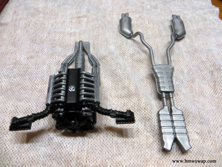 Motor V12 M70 1/18