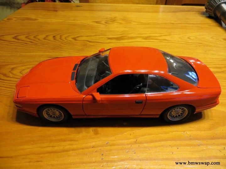 BMW 850i 1/18 revell