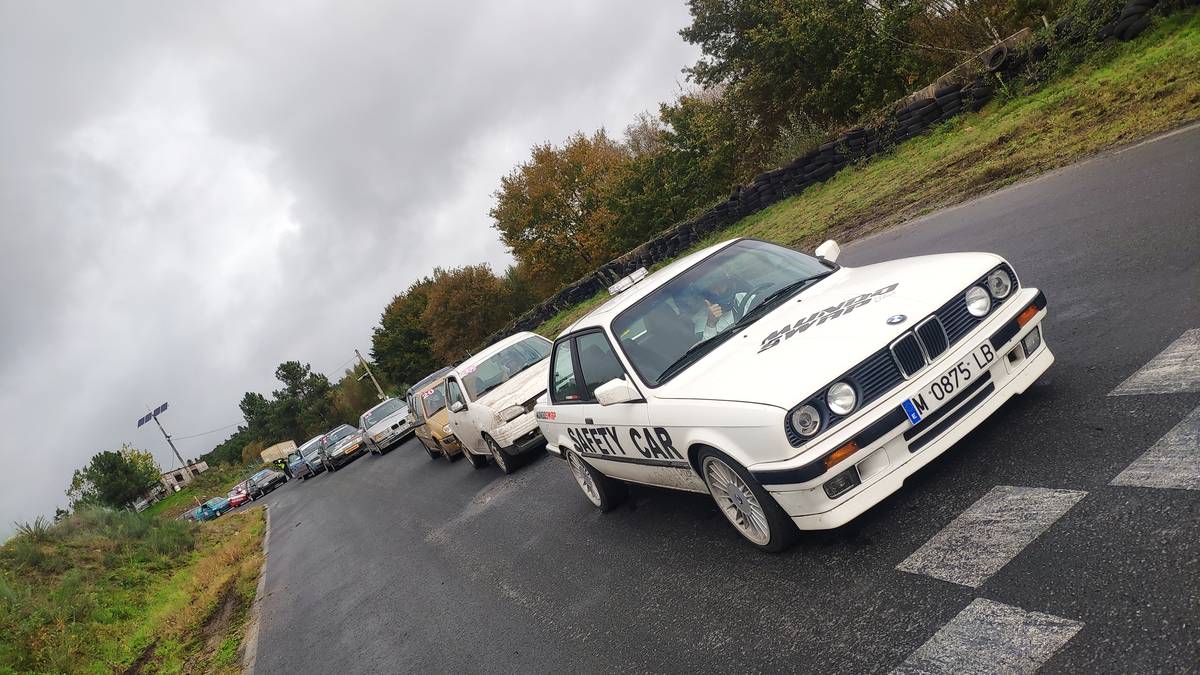 BMW E30 V8 swap safety car