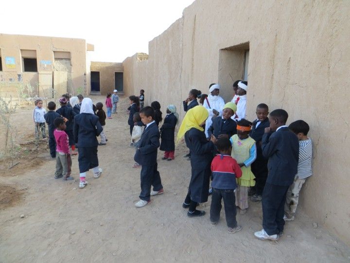 Niños escuela marruecos rally atlas solidario