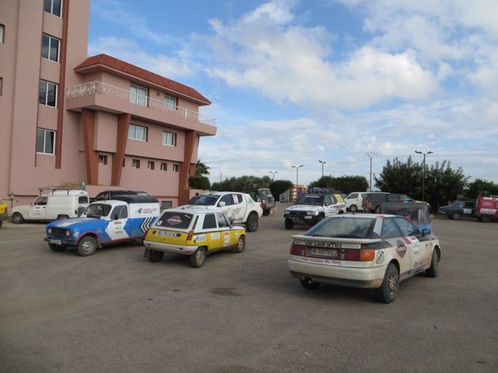 Aparcamiento hotel final rally atlas